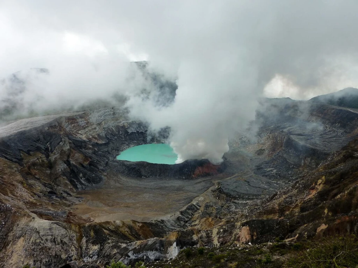 Laguna Caliente, Costa Rica
