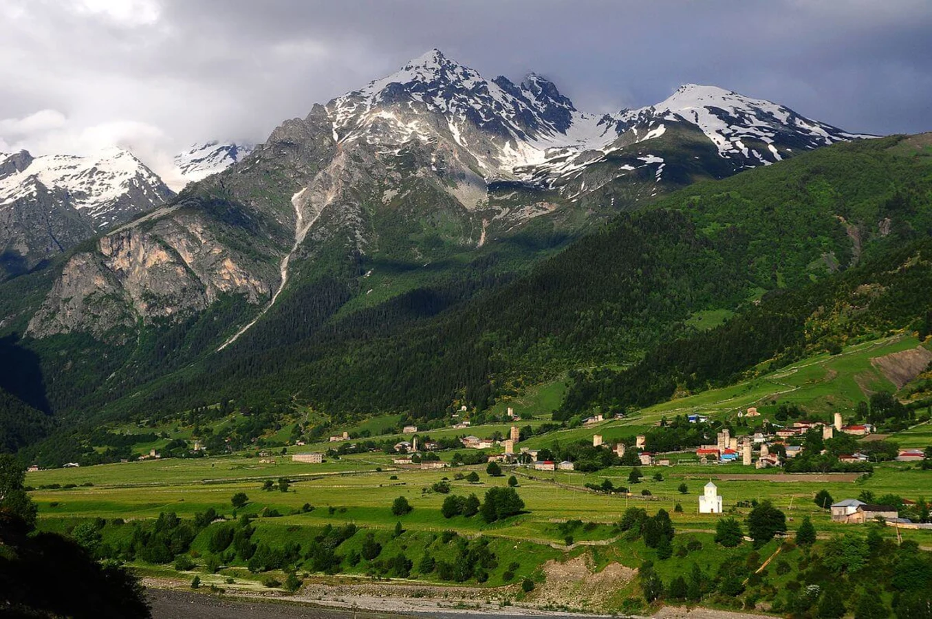 Pic Tetnouldi, Géorgie