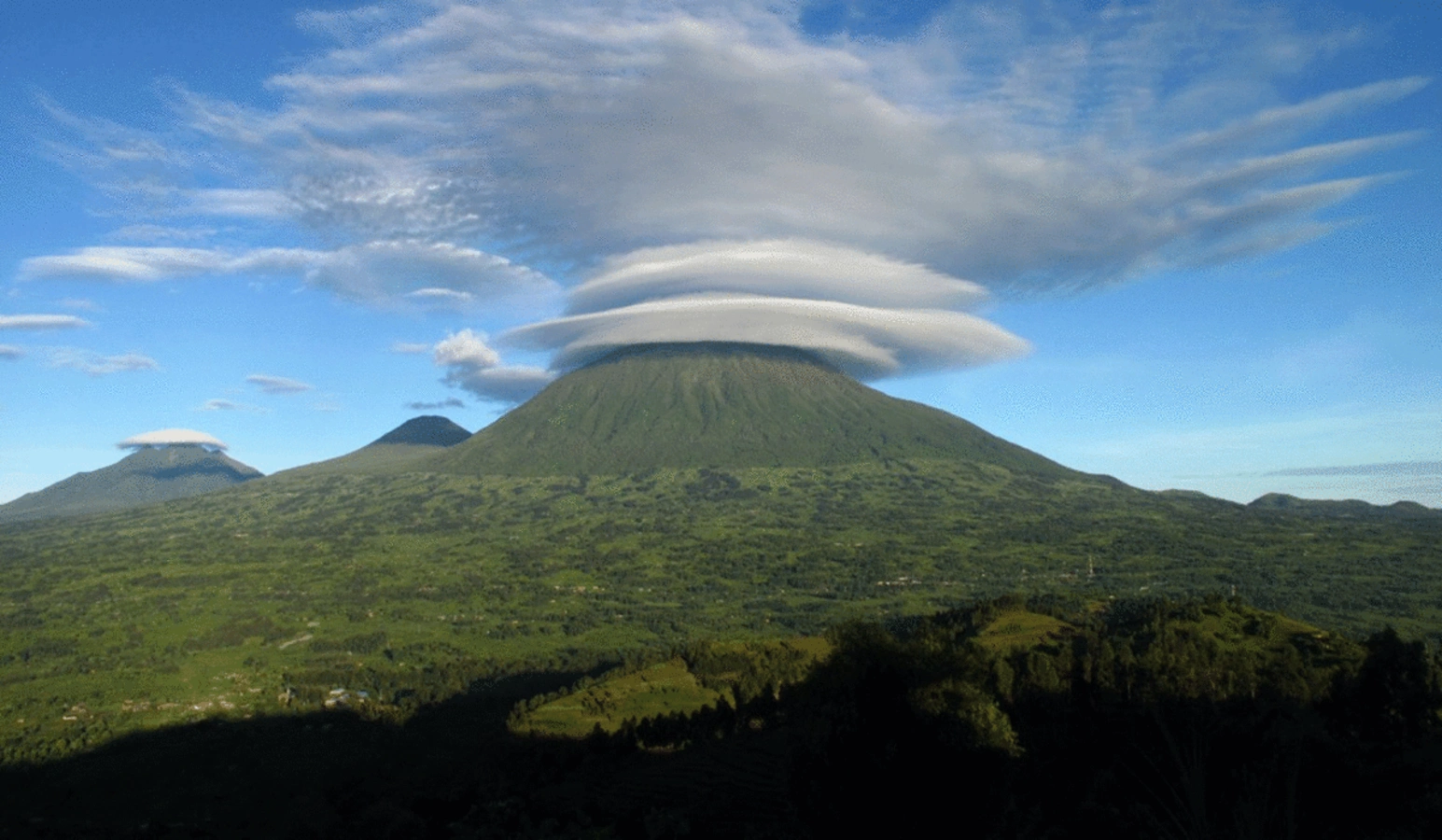Muhabura, Rwanda, Ouganda