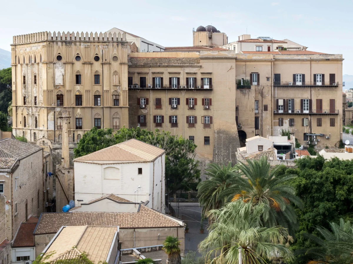 Palais des Normands, Italie