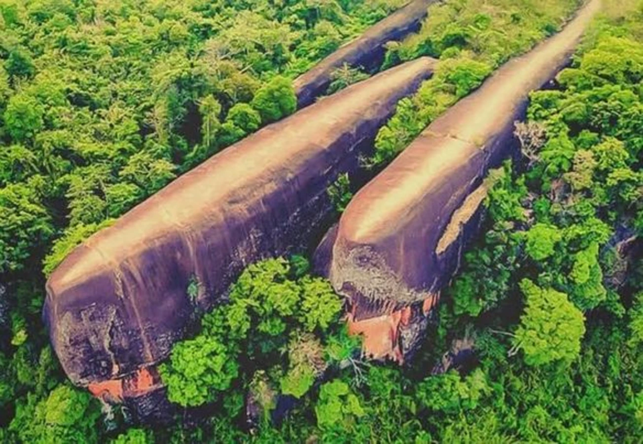 Three Whale Rock, Thaïlande