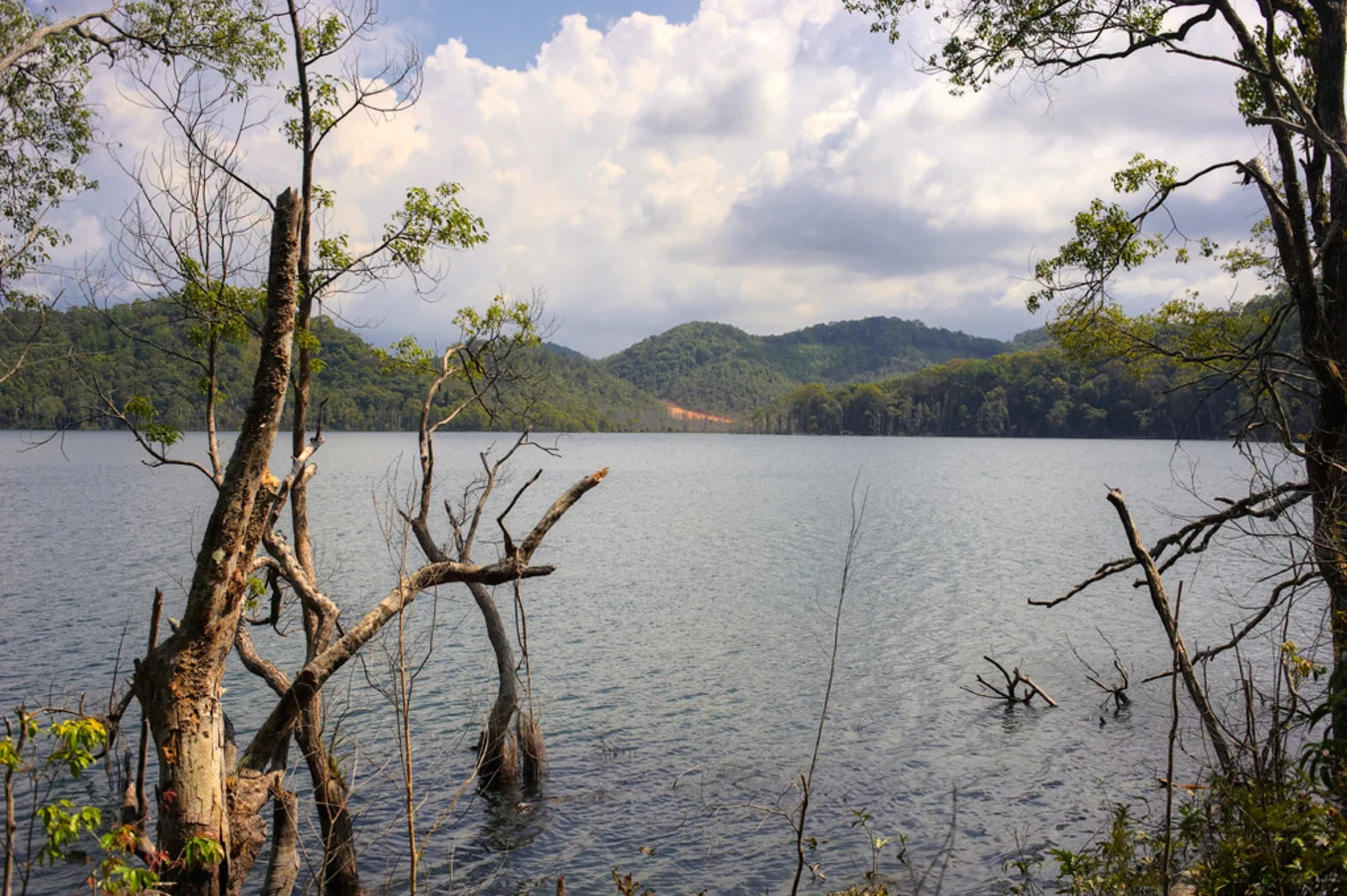 Lac Nong Fa, Laos