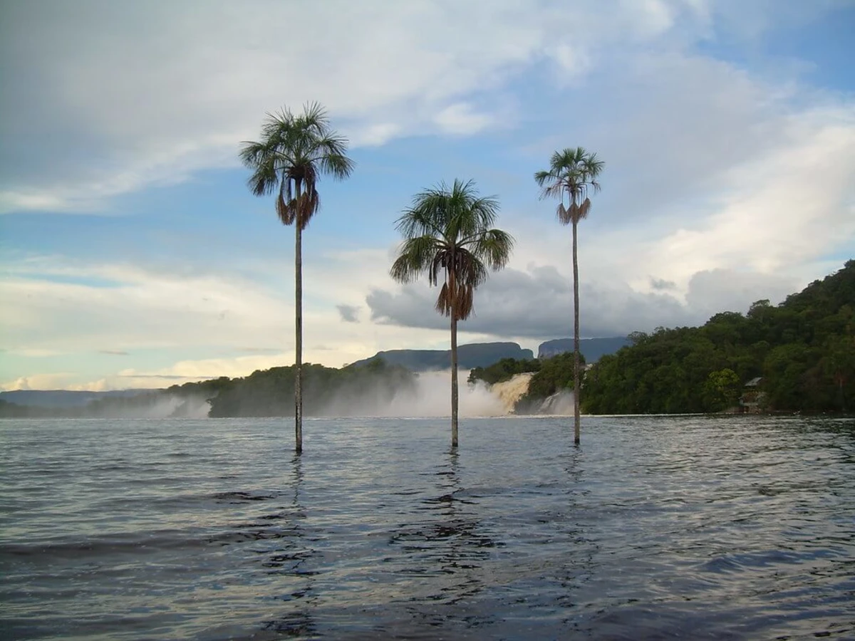 Laguna Canaima, Venezuela