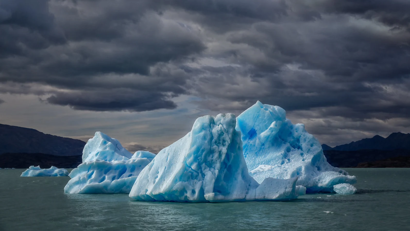 Lac Argentino, Chili, Argentine