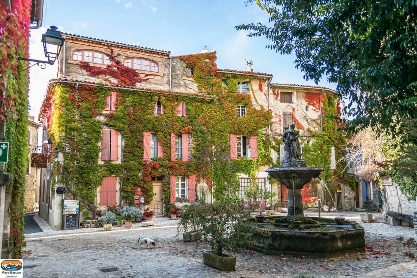 Saignon, France
