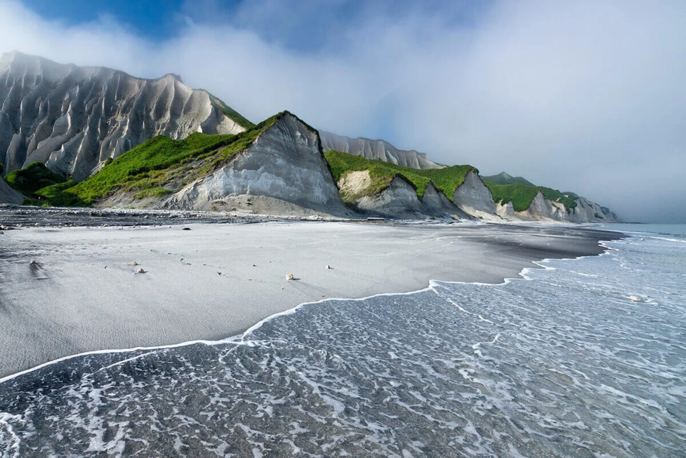 Falaises blanches d'Iturup, Russie