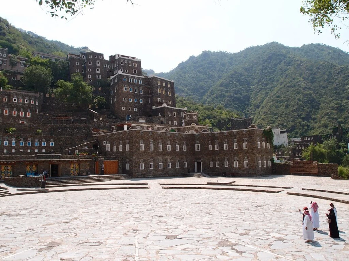 Rijal Almaa, Arabie saoudite