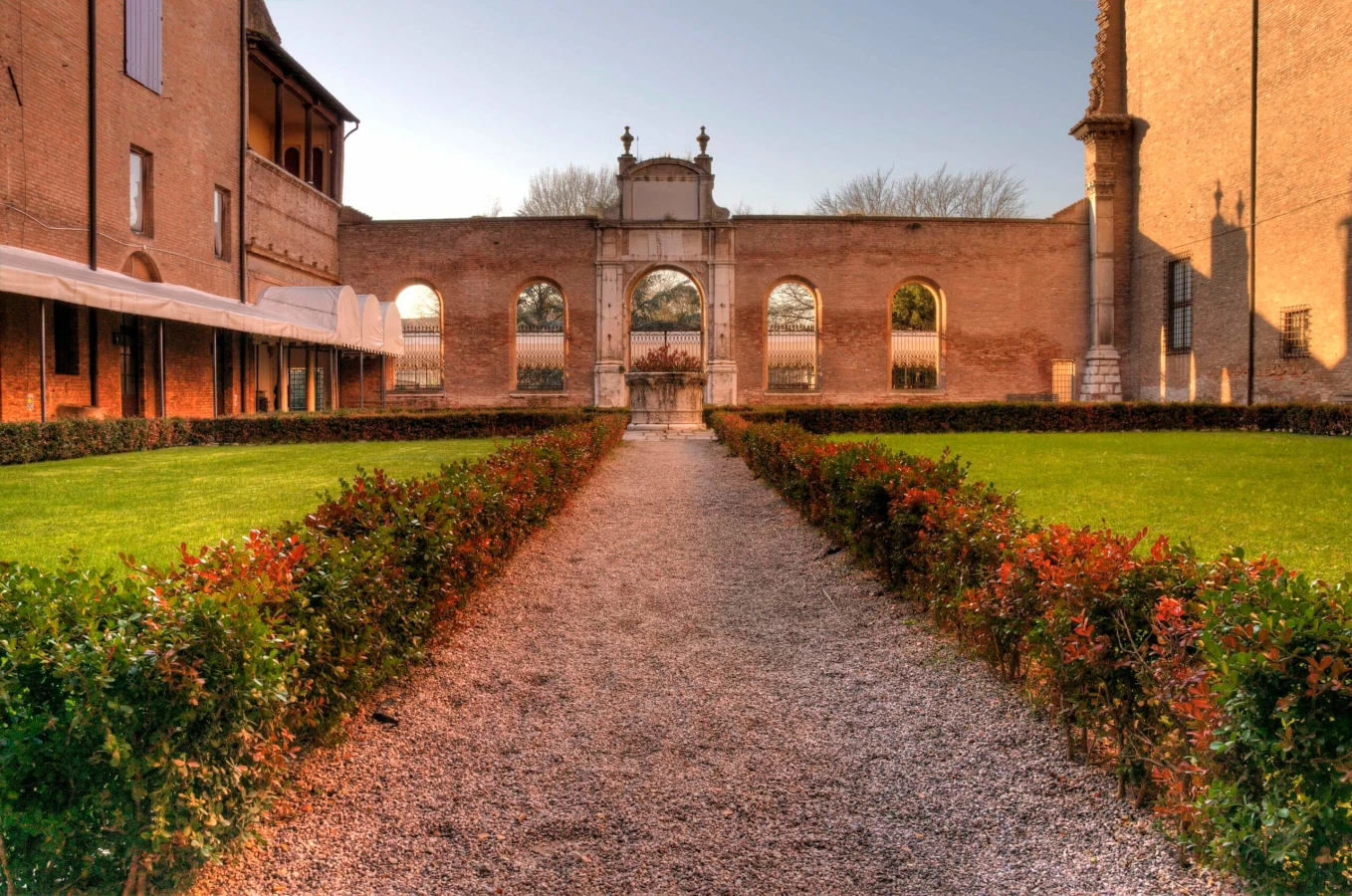 Palais des diamants, Italie