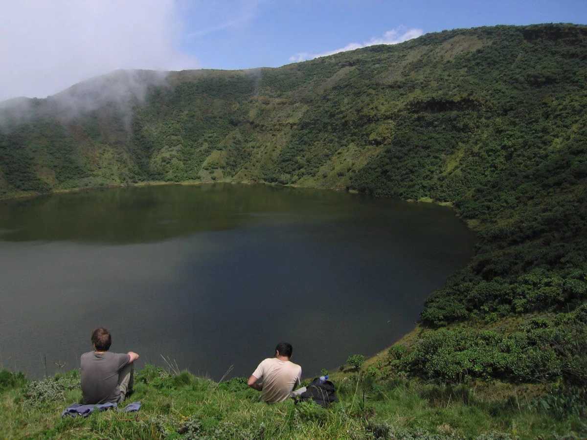 Mont Visoke, Rwanda, République démocratique du Congo