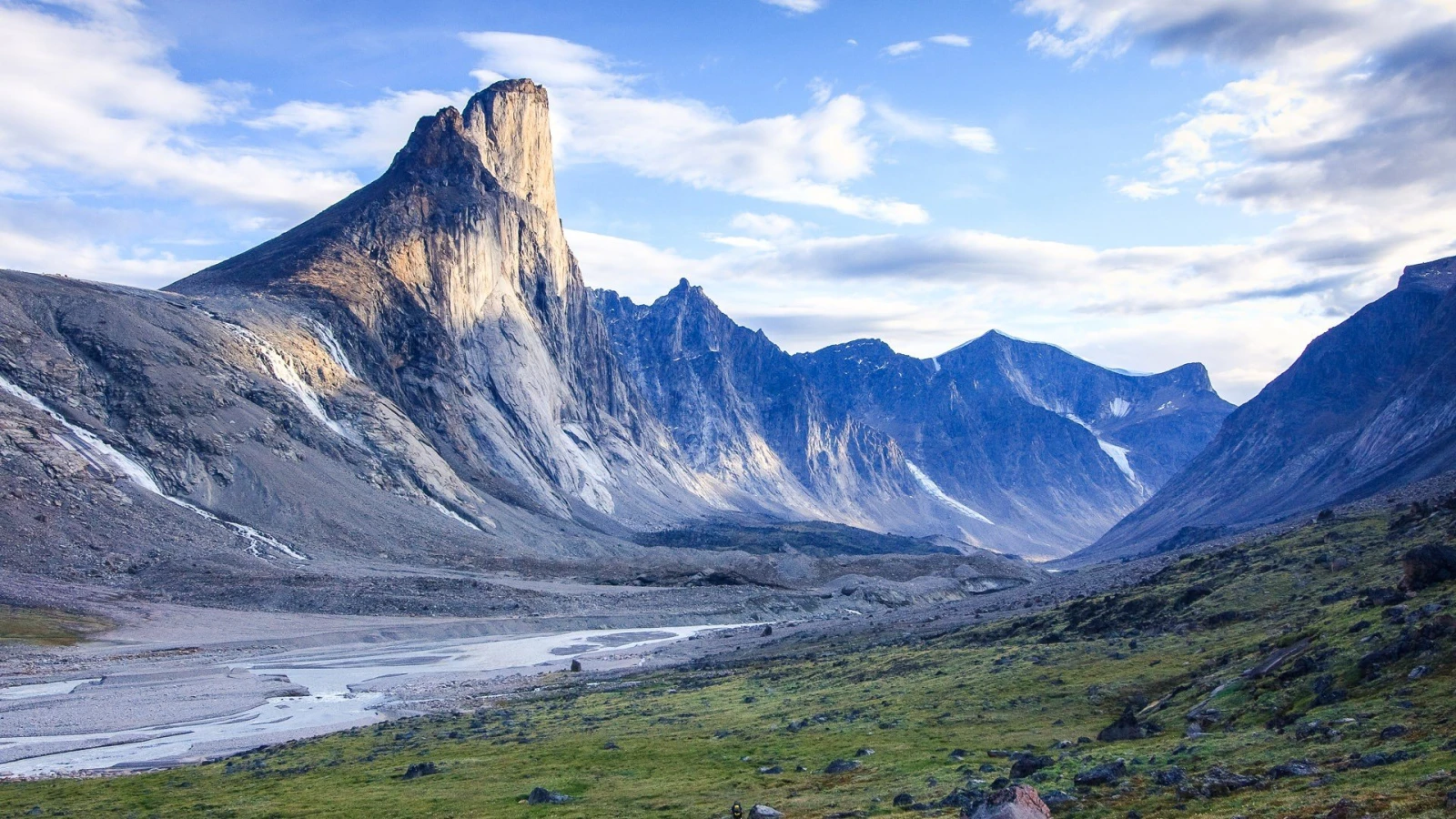Akshayuk Pass, Canada