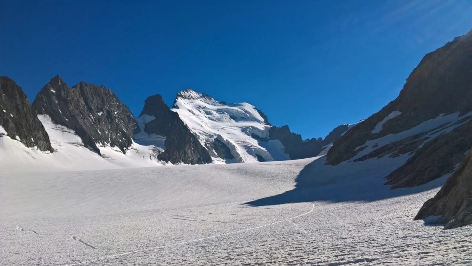 Dôme de Neige des Écrins, France, France