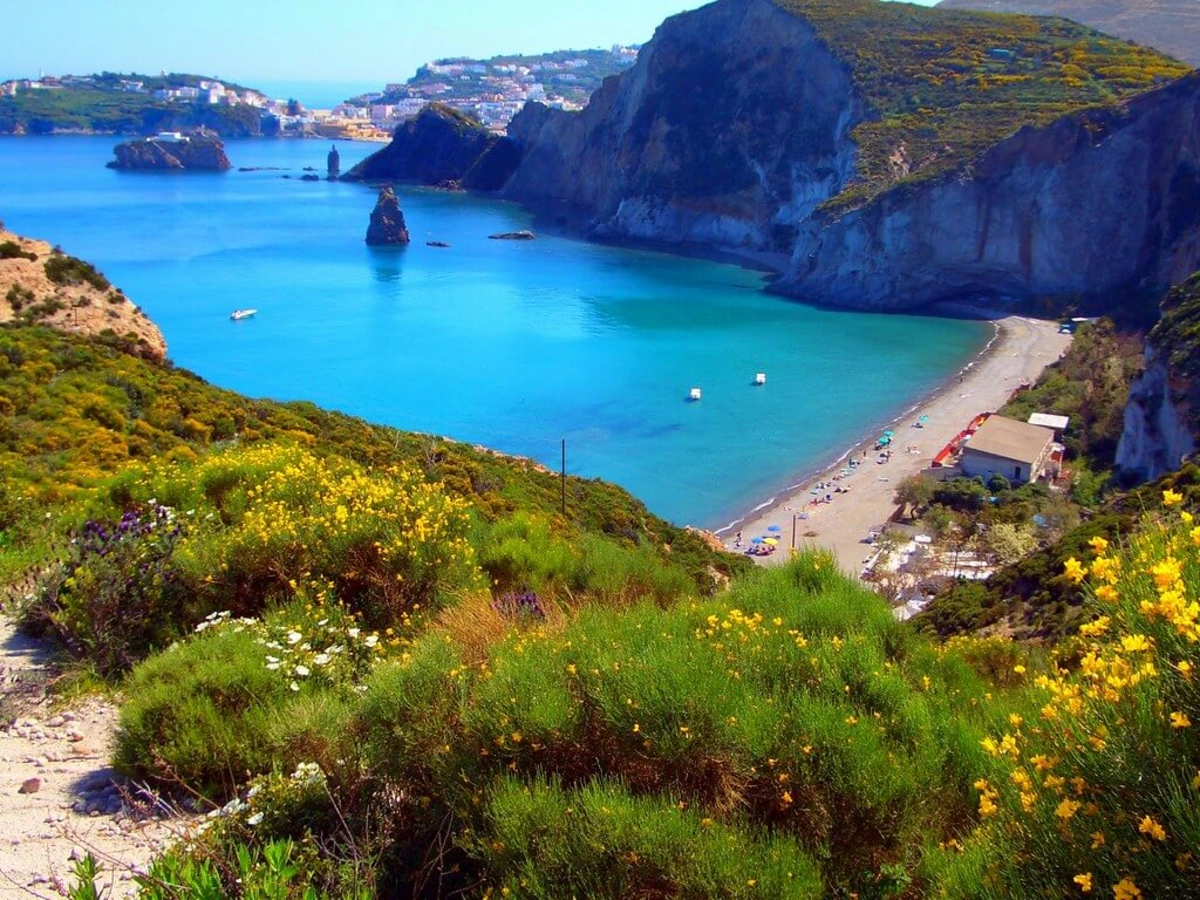 Îles Pontines, Italie