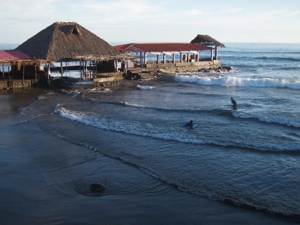 Playa Las Tunas, Salvador