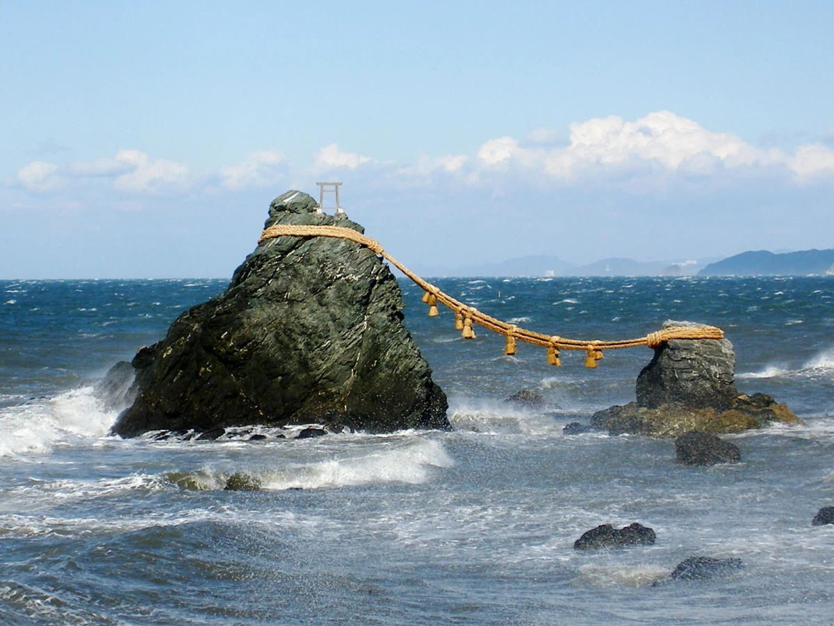 Meoto Iwa, Japon