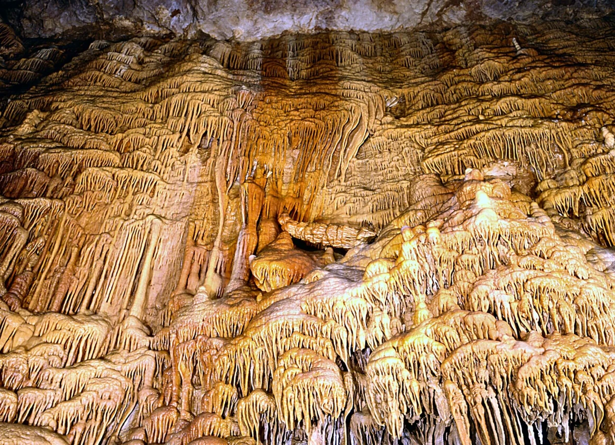 Grotte de Dargilan, France