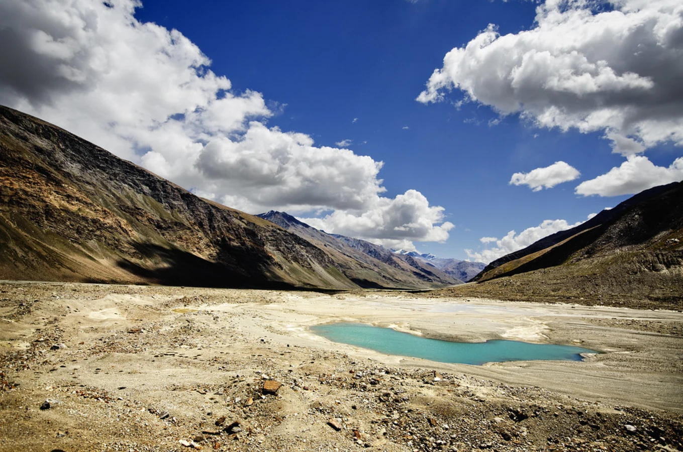 Pensi La, Inde