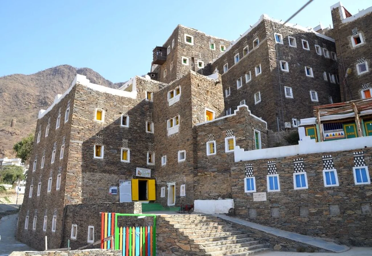 Rijal Almaa, Arabie saoudite