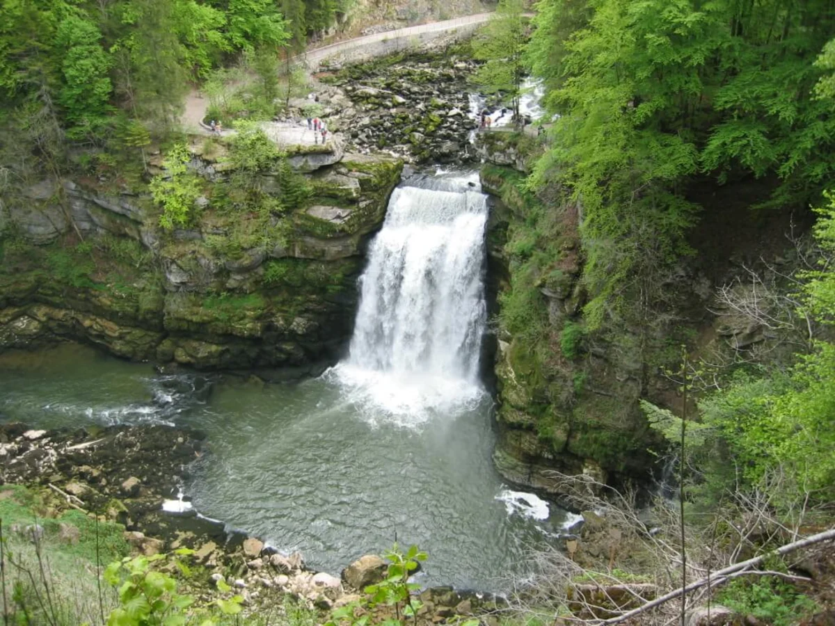 Saut du Doubs, France, Suisse