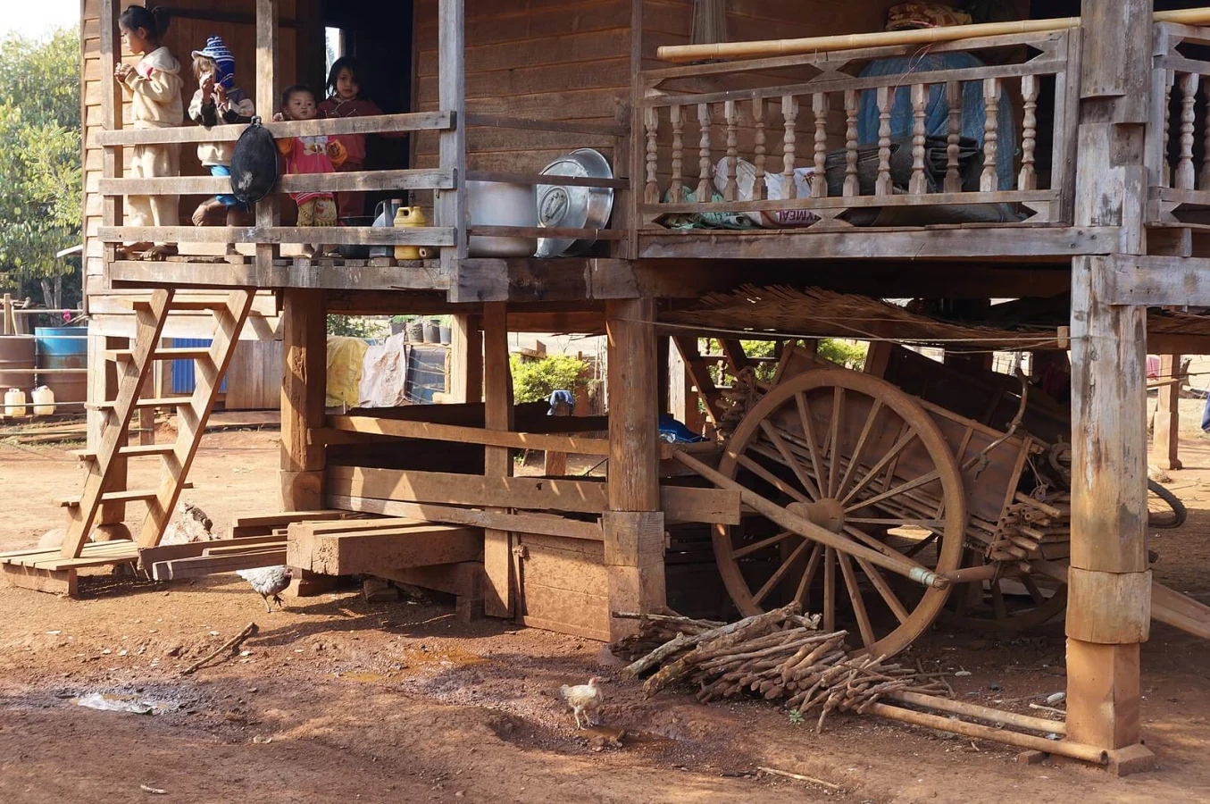 Ban Lao Ngam, Laos