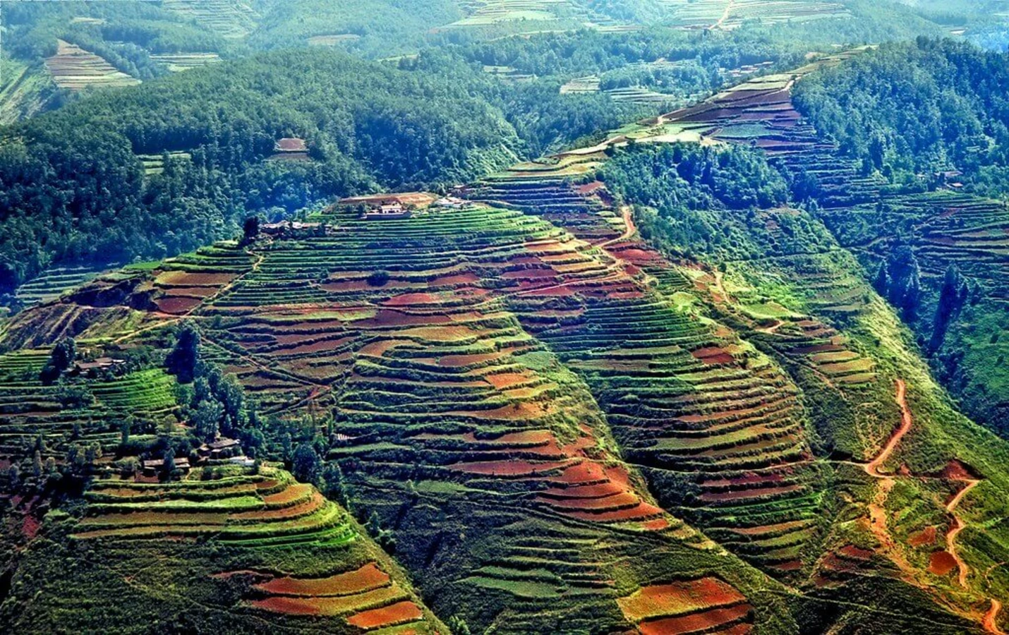 Terres rouges de Lexiaguo, Chine
