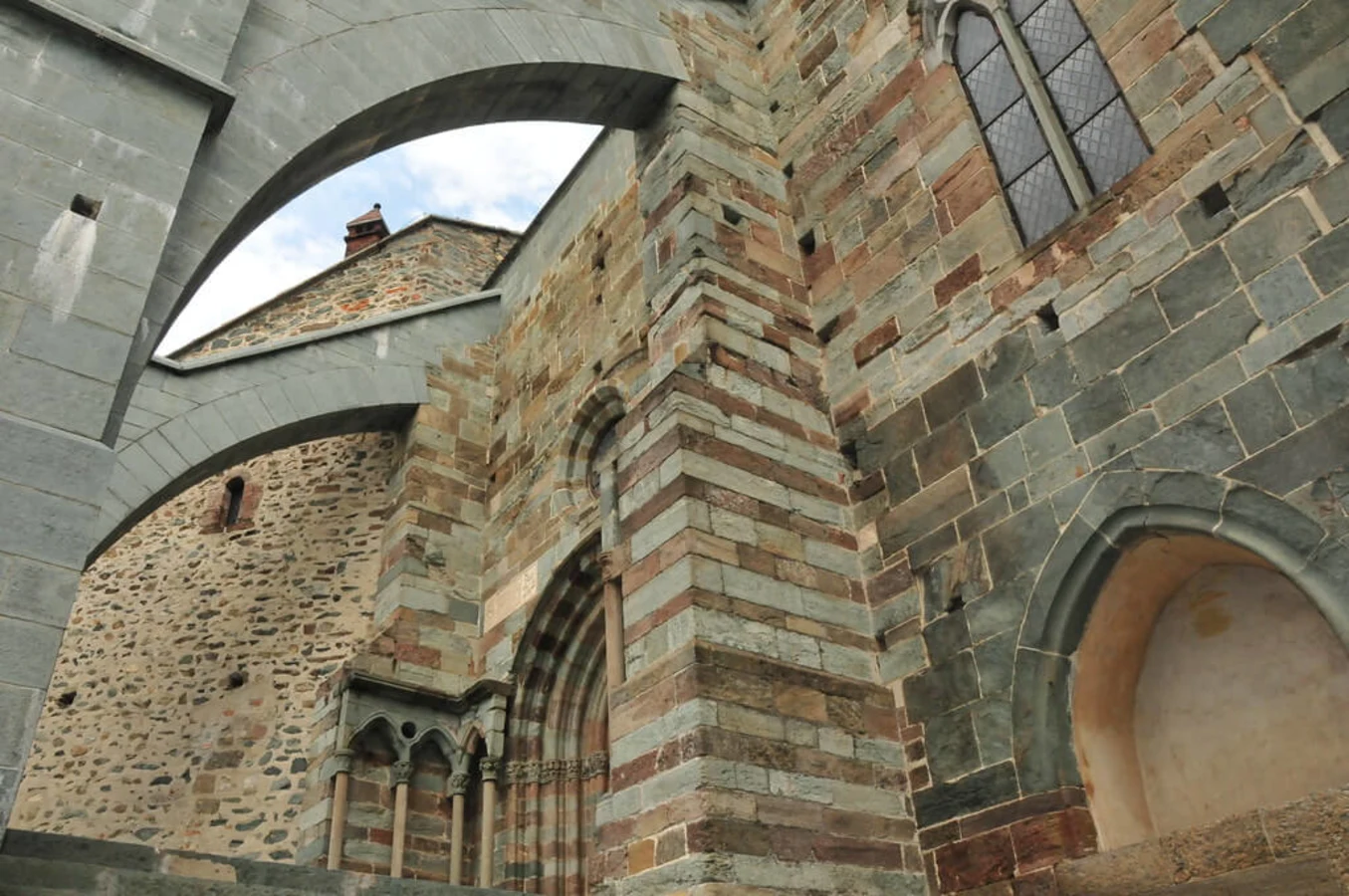 Abbaye Saint-Michel-de-la-Cluse, Italie