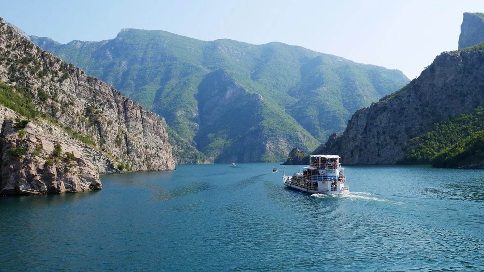 Lac de Koman, Albanie