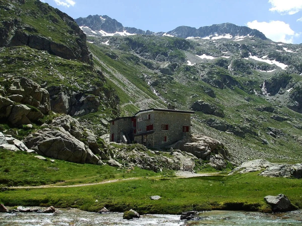 Refuge des Oulettes de Gaube, France