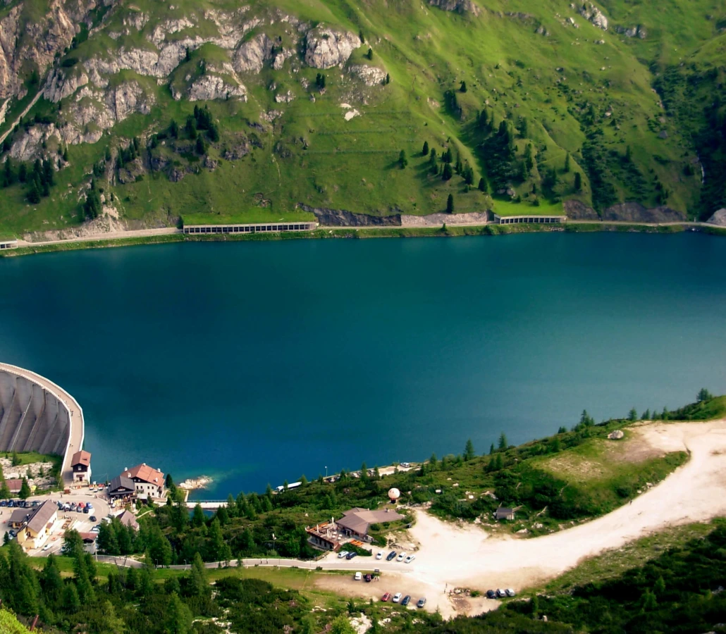 Lac de Fedaia, Italie