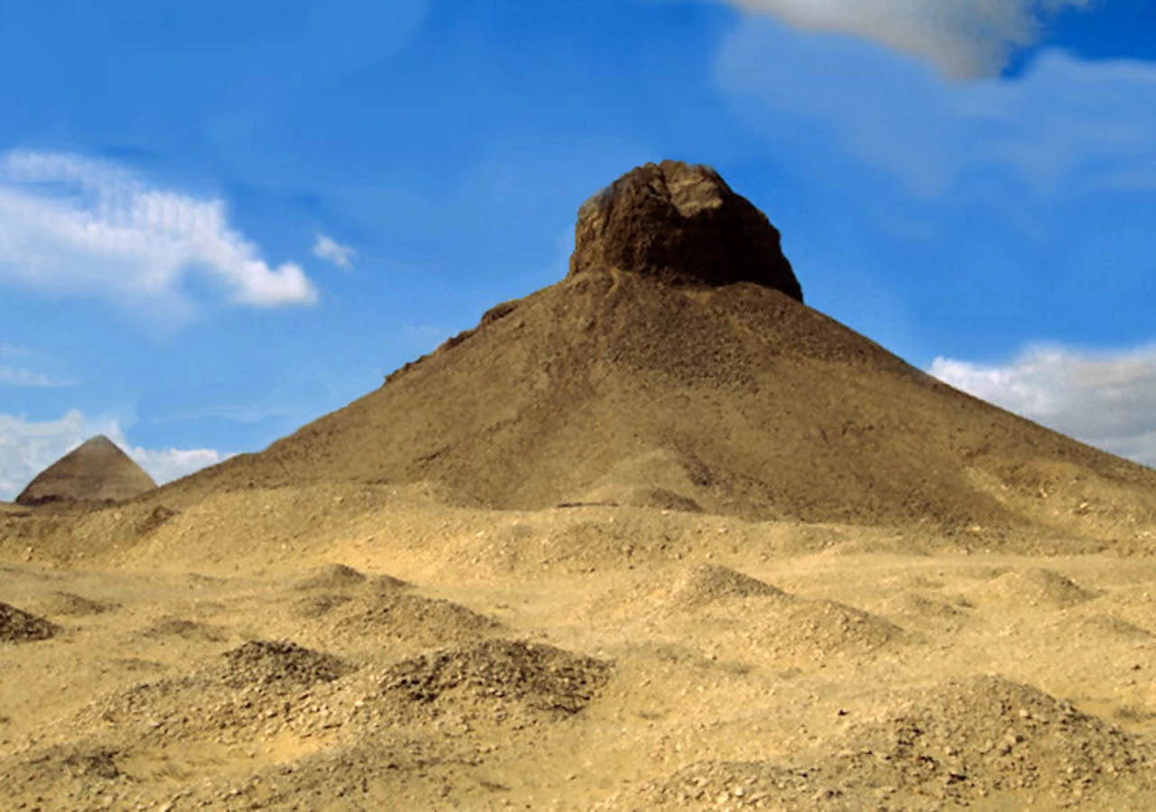 Pyramide d'Amenemhat II, Égypte