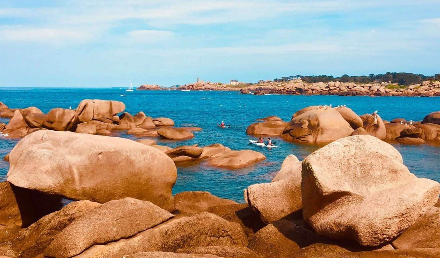 Côte de granit rose, France
