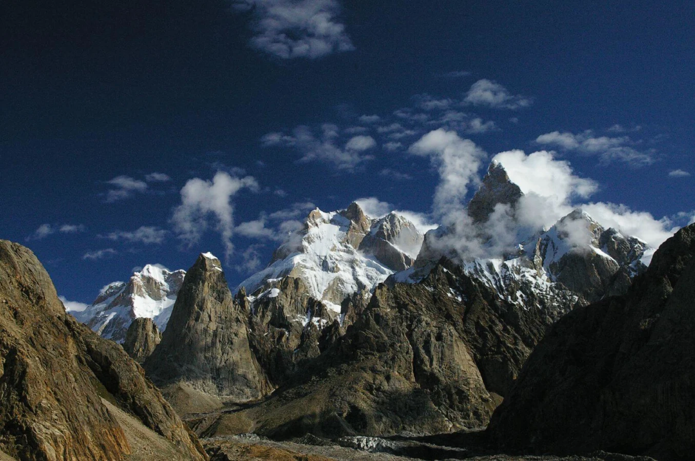Latok, Pakistan