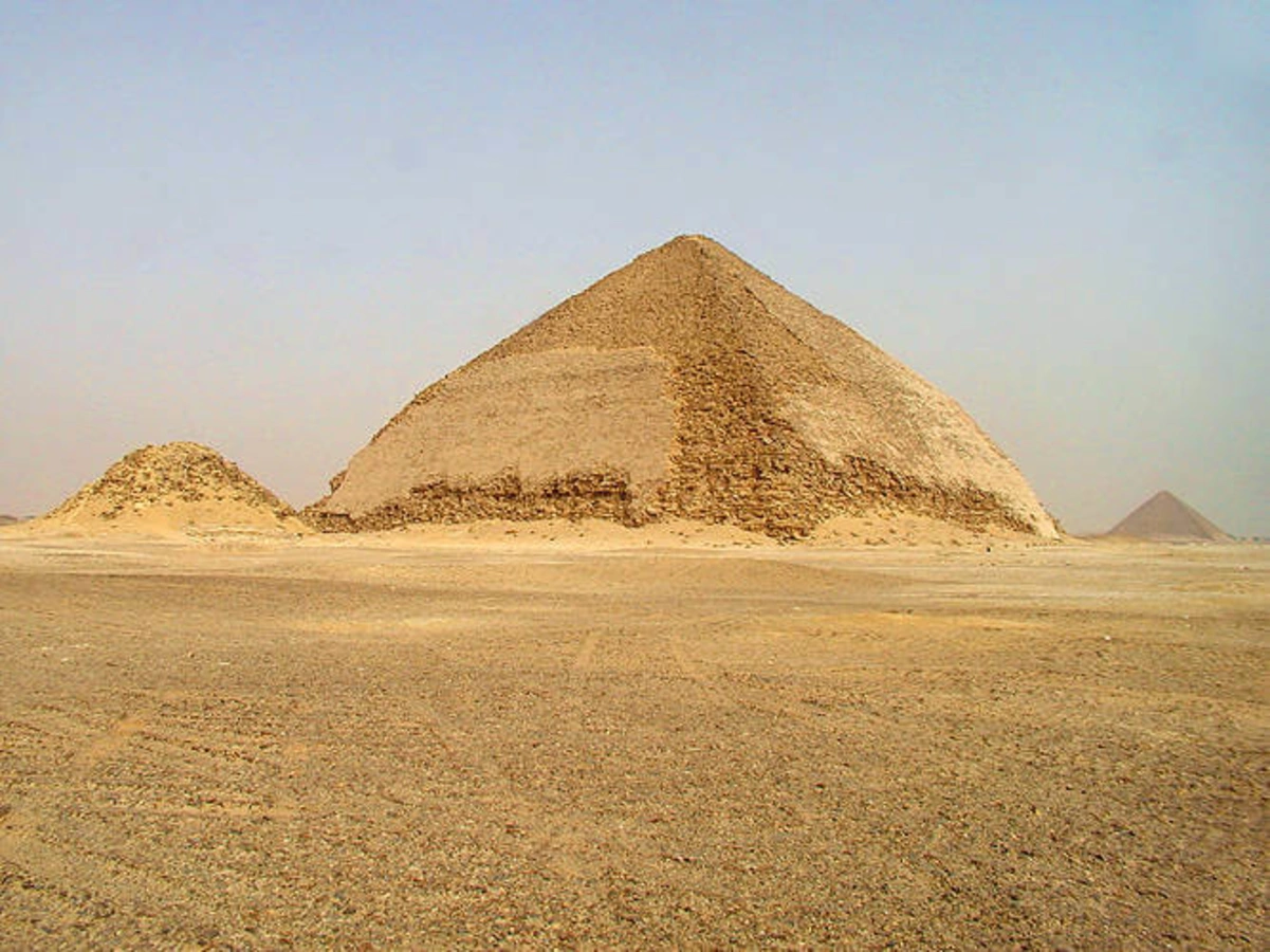 Pyramide rhomboïdale, Égypte