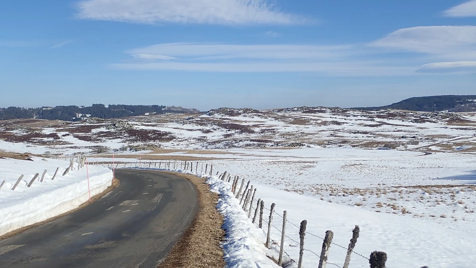 Route des Lacs, France