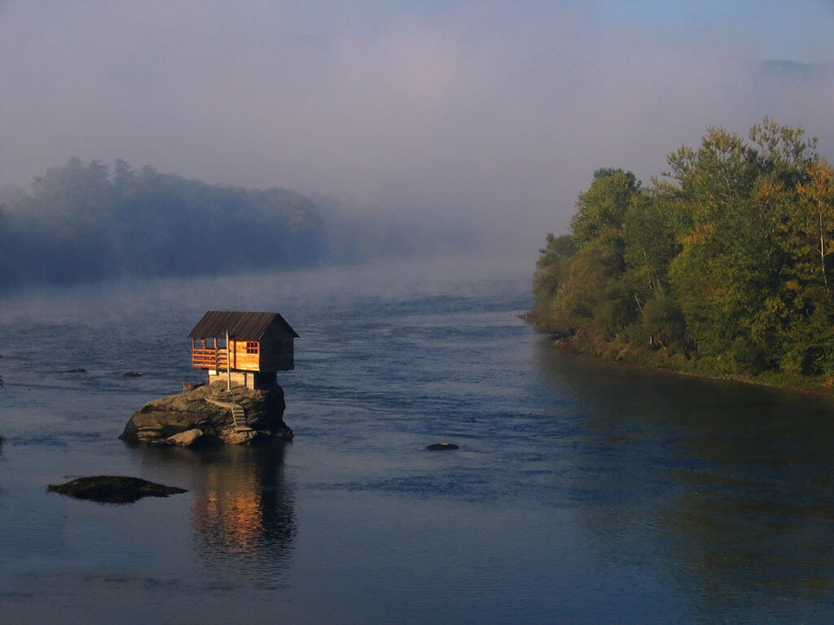 Drina river house, Serbie