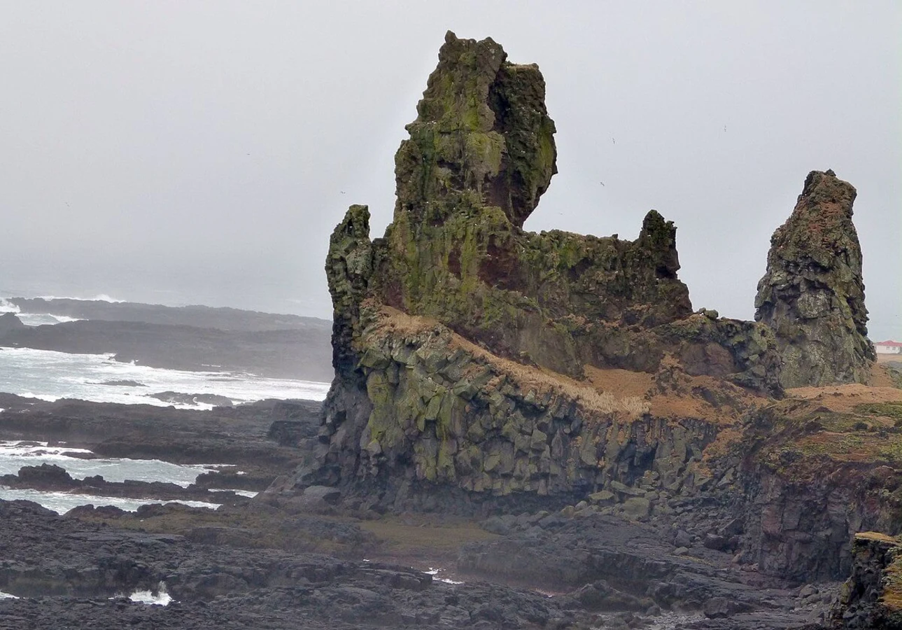 Londrangar, Islande