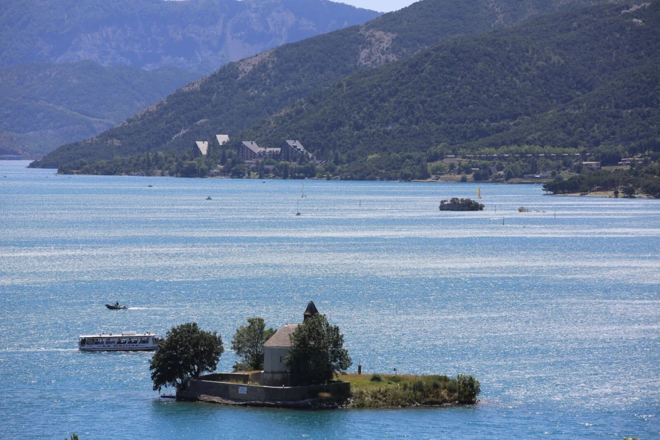Îlot Saint-Michel (Serre-Ponçon), France